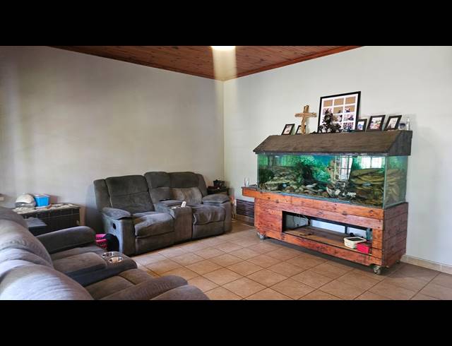 3 BEDROOM HOUSE FOR SALE IN GRANTHAM PARK